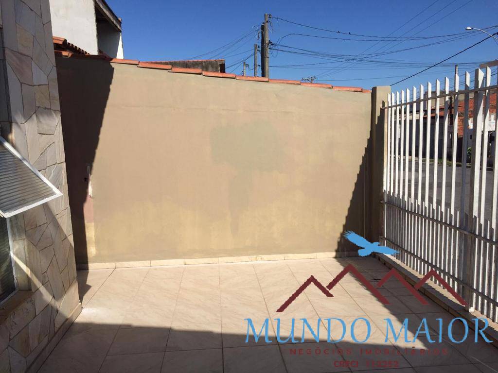 Casa à venda com 2 quartos, 300m² - Foto 2