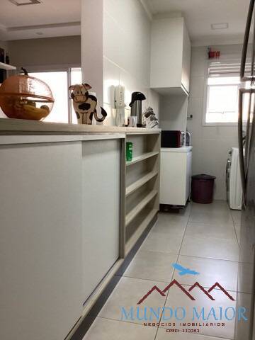 Apartamento à venda com 2 quartos, 70m² - Foto 2