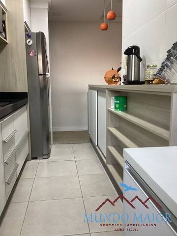 Apartamento à venda com 2 quartos, 70m² - Foto 3