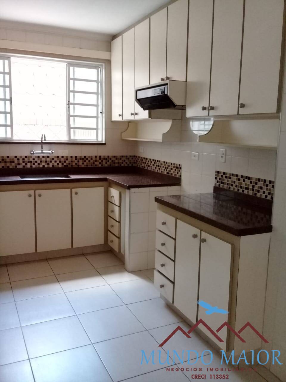 Casa à venda com 3 quartos, 155m² - Foto 1