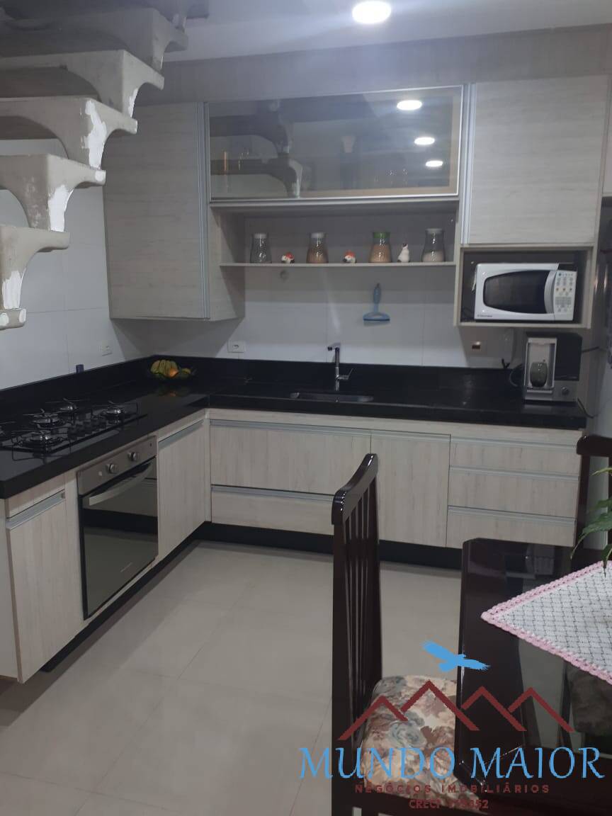 Apartamento à venda com 3 quartos, 150m² - Foto 2