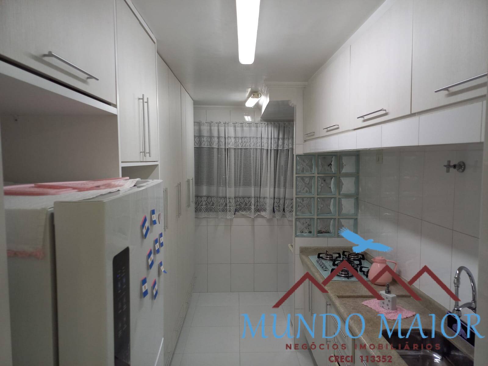 Apartamento à venda com 3 quartos, 98m² - Foto 4