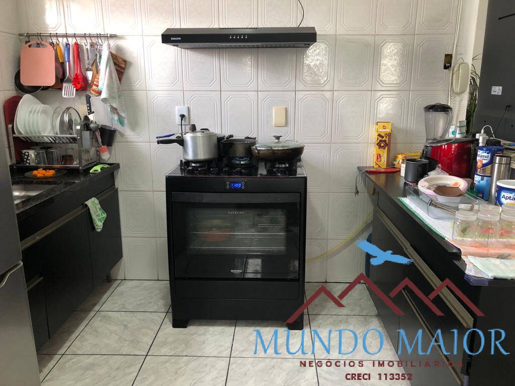 Apartamento à venda com 2 quartos, 75m² - Foto 2