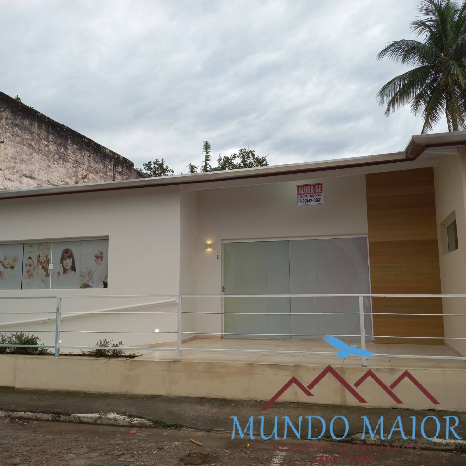 Casa à venda e aluguel com 3 quartos, 217m² - Foto 1