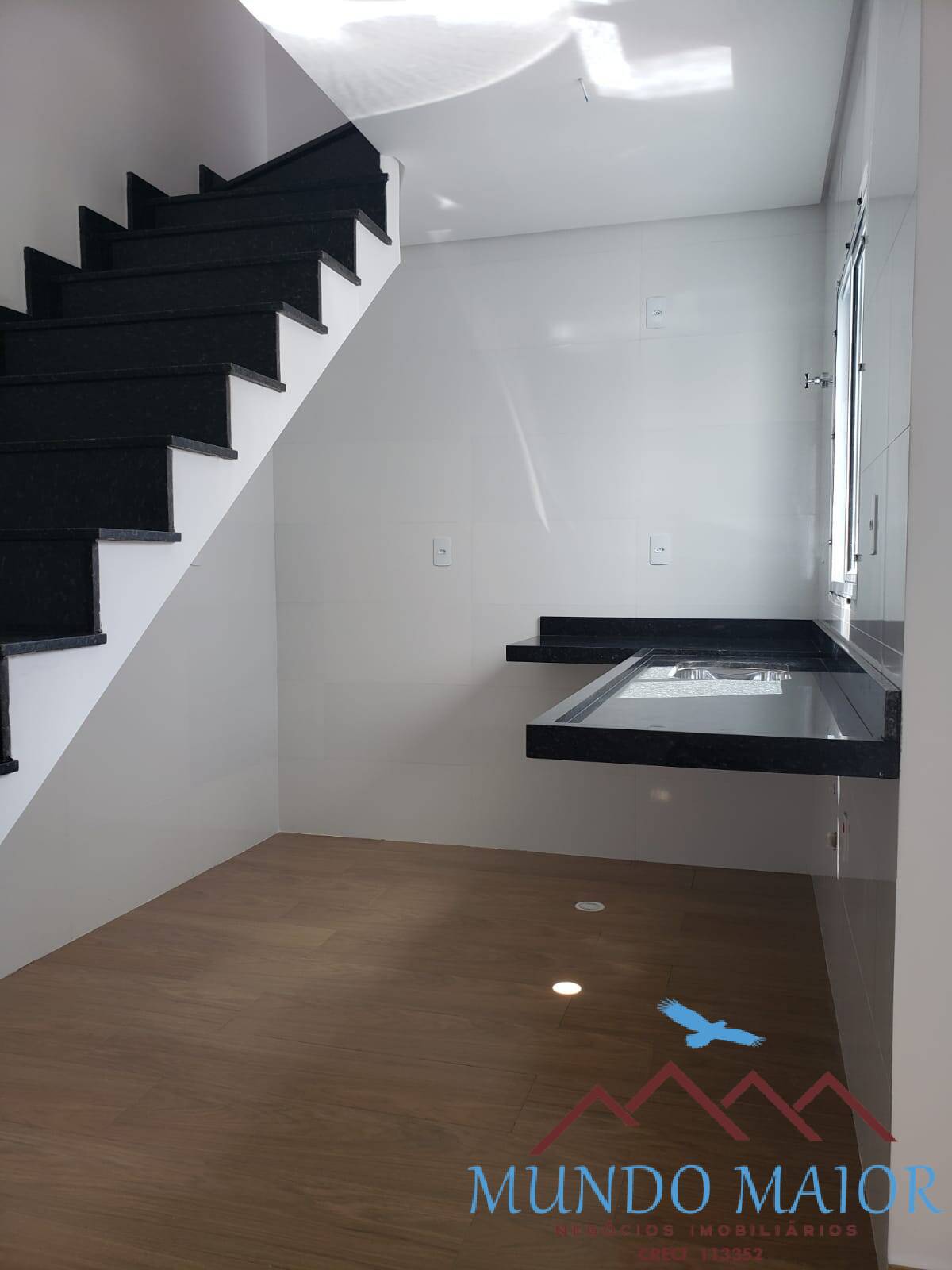 Apartamento à venda com 2 quartos, 100m² - Foto 1