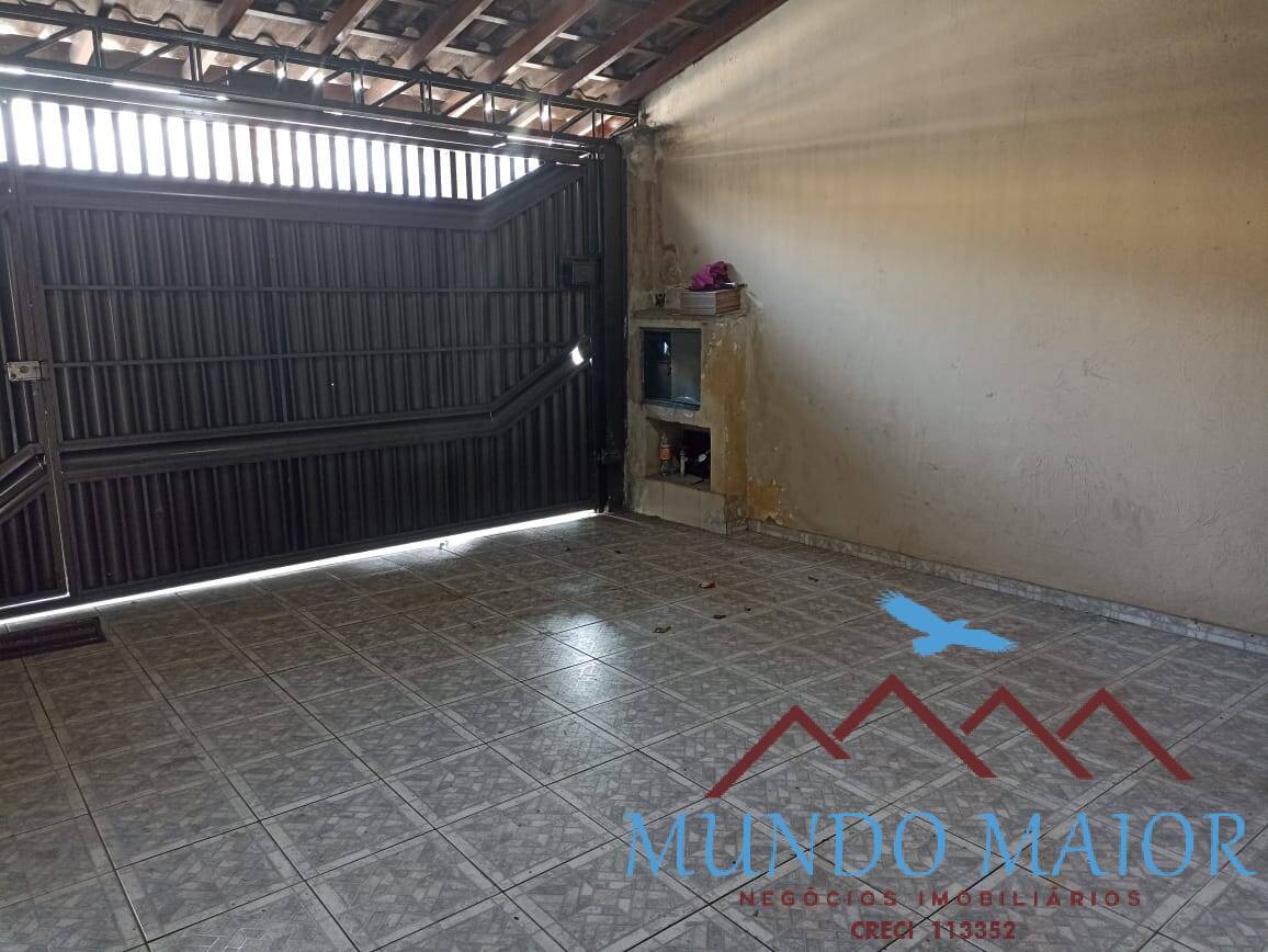 Casa à venda com 3 quartos, 150m² - Foto 1