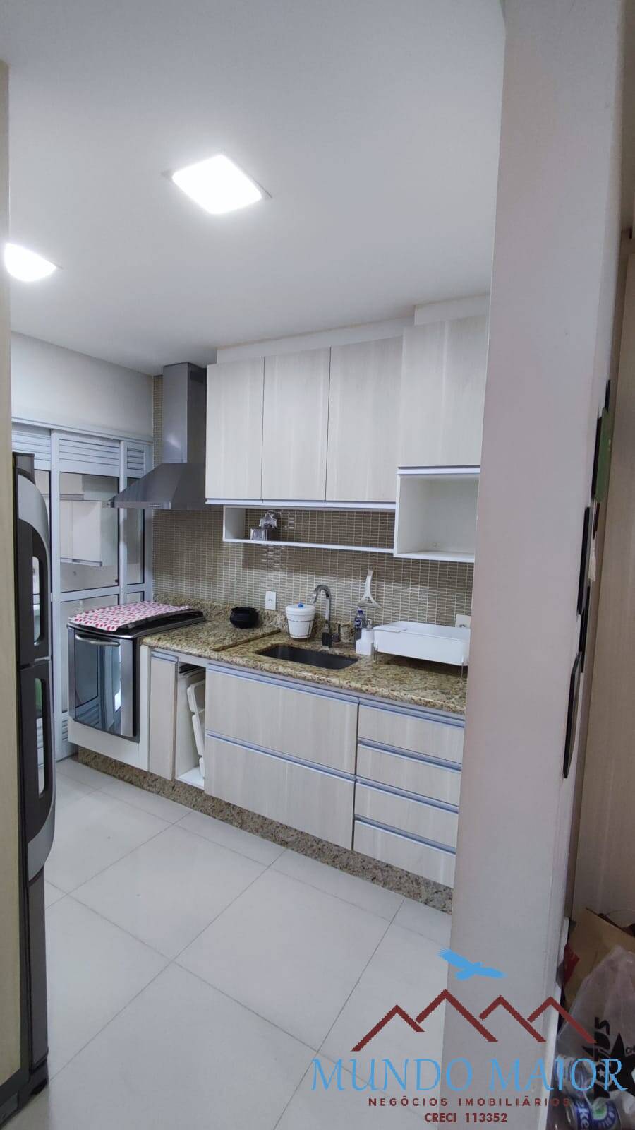 Apartamento à venda com 2 quartos, 74m² - Foto 3