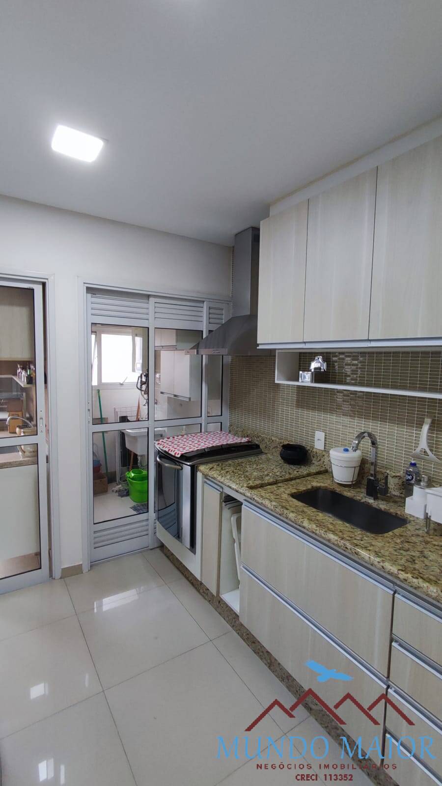 Apartamento à venda com 2 quartos, 74m² - Foto 4