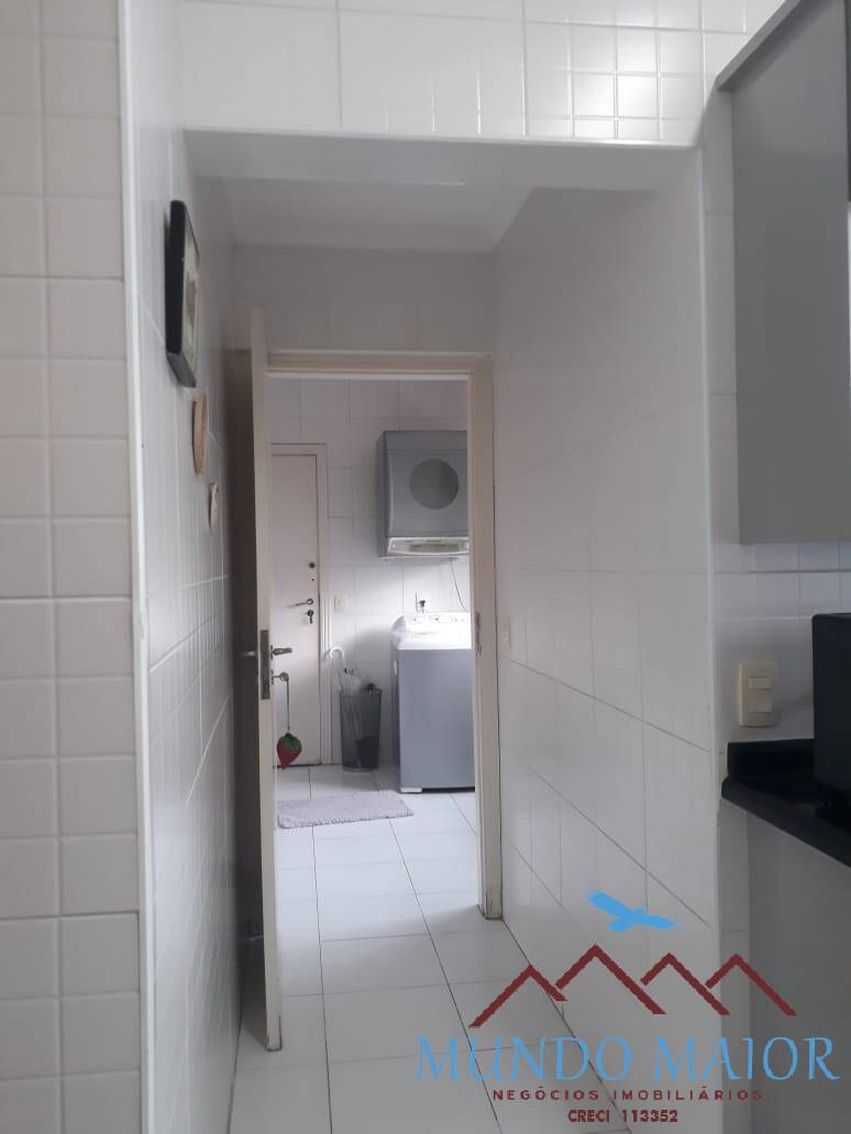 Apartamento à venda com 3 quartos, 158m² - Foto 4