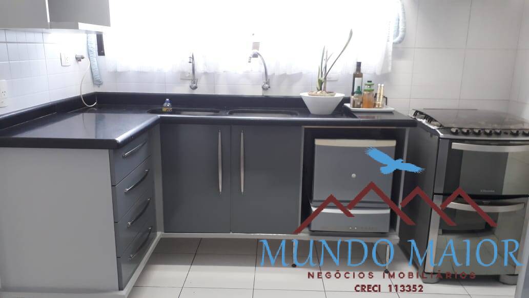 Apartamento à venda com 3 quartos, 158m² - Foto 1