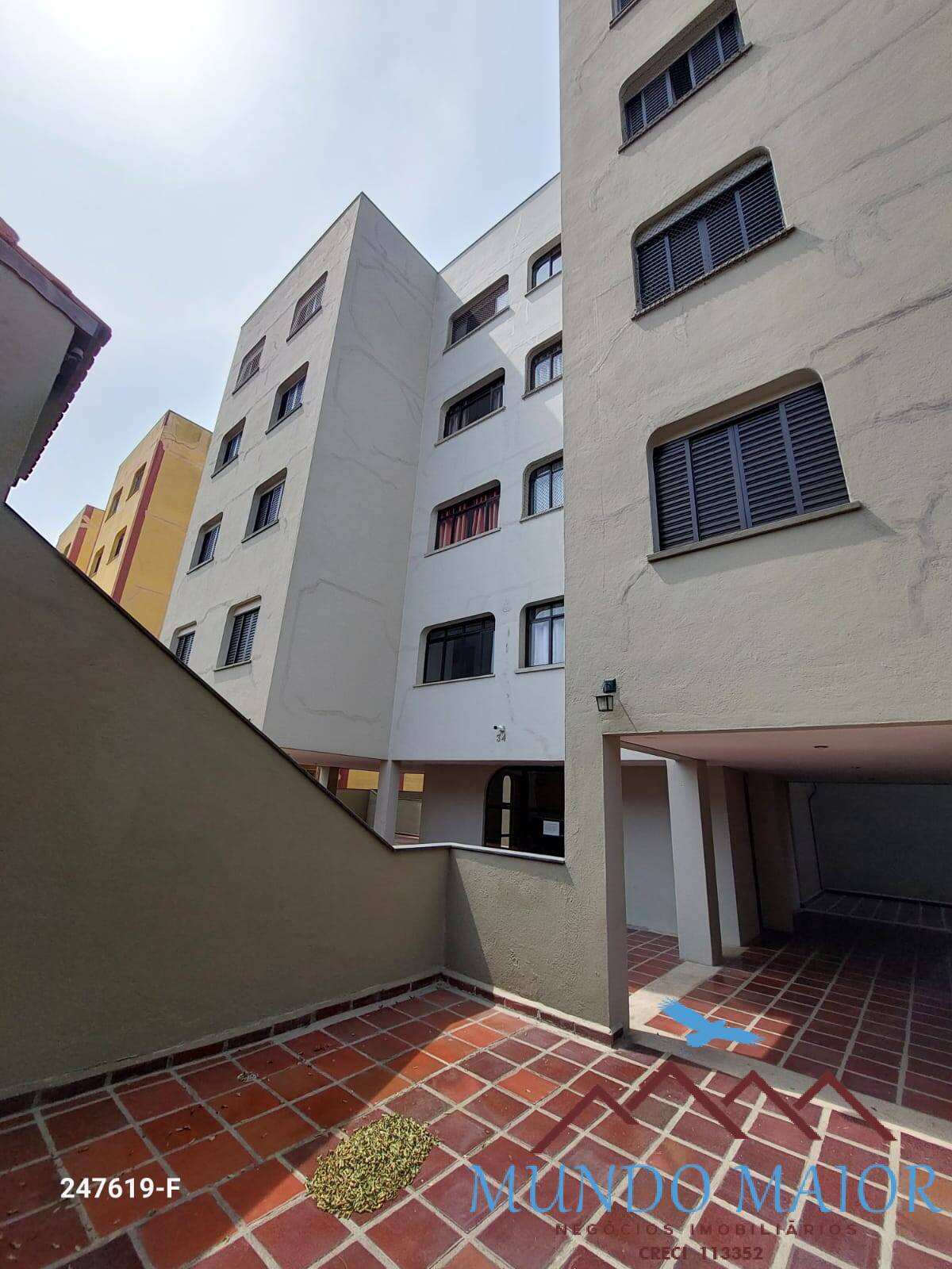 Apartamento à venda com 2 quartos, 65m² - Foto 1