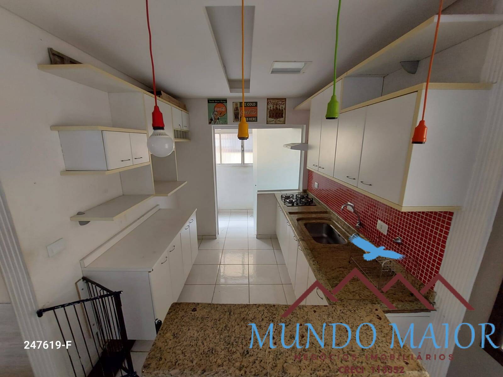 Apartamento à venda com 2 quartos, 65m² - Foto 2