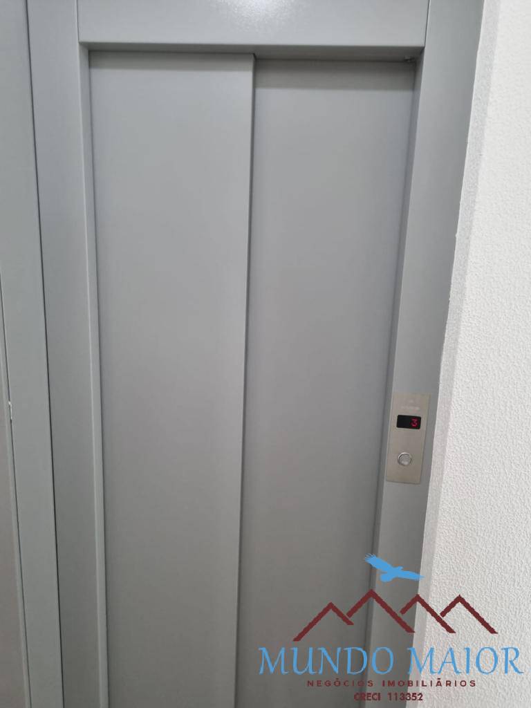 Apartamento à venda com 3 quartos, 168m² - Foto 2