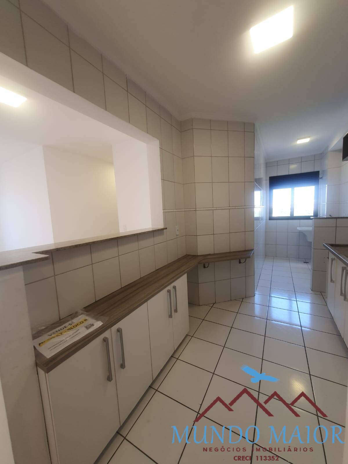 Apartamento à venda com 3 quartos, 65m² - Foto 2