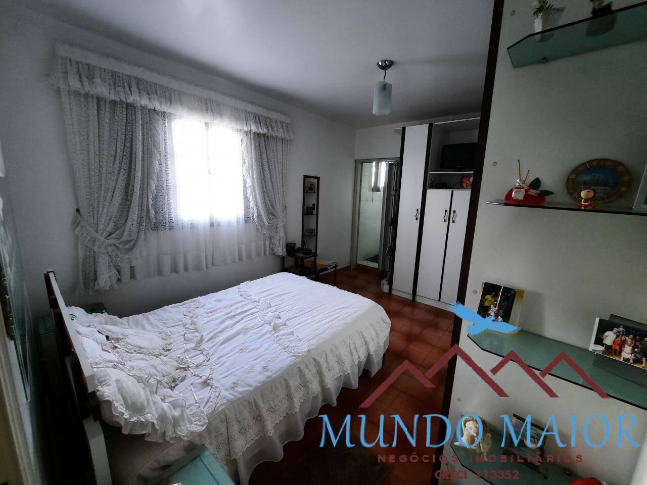 Casa à venda com 3 quartos, 300m² - Foto 4