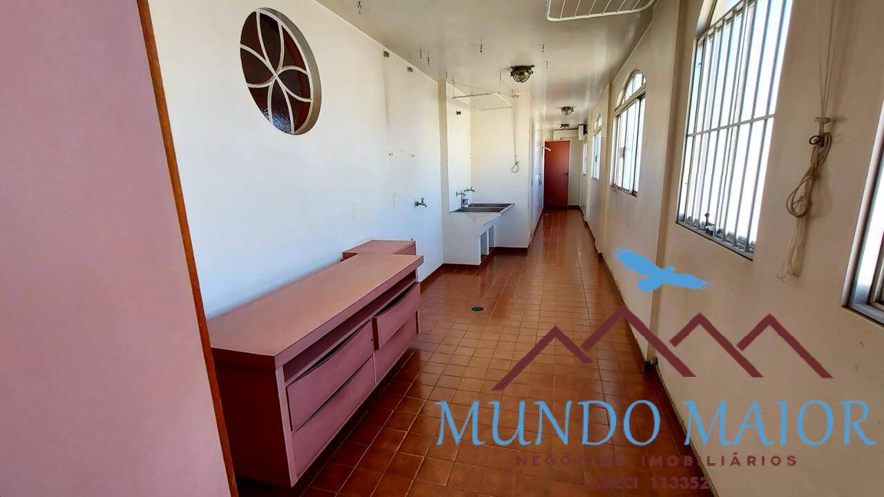 Apartamento à venda com 4 quartos, 243m² - Foto 18