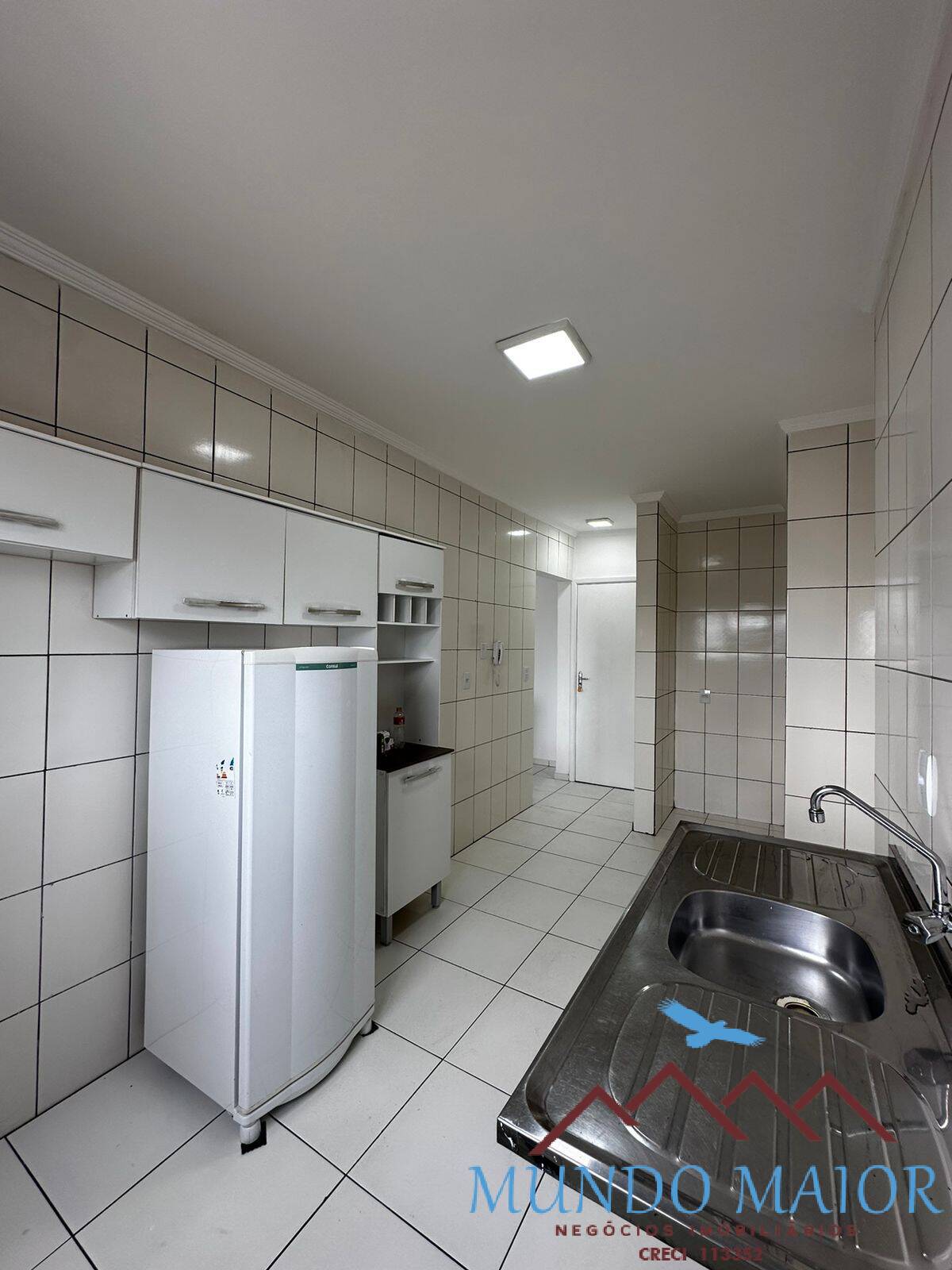 Apartamento à venda com 2 quartos, 79m² - Foto 2