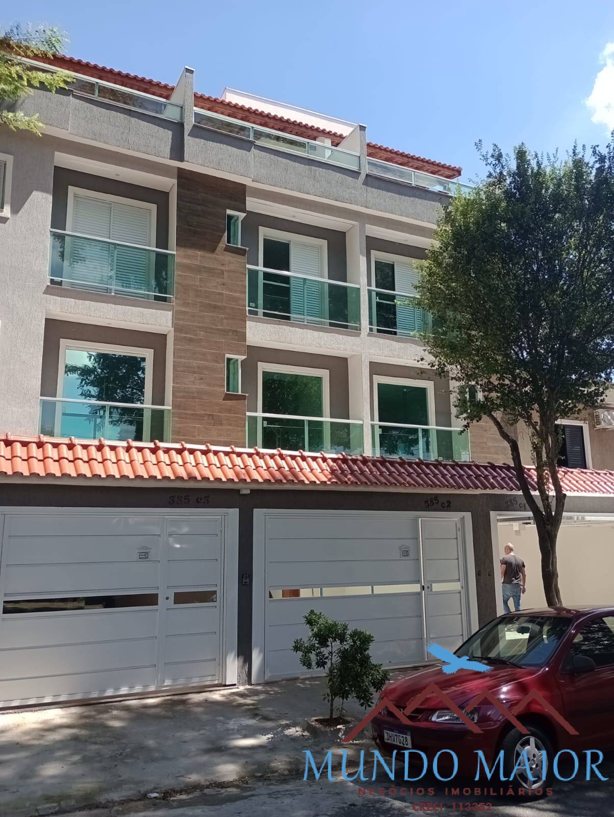 Casa à venda com 3 quartos, 105m² - Foto 1