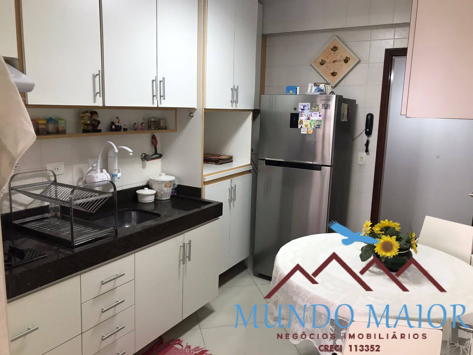 Apartamento à venda com 3 quartos, 96m² - Foto 2