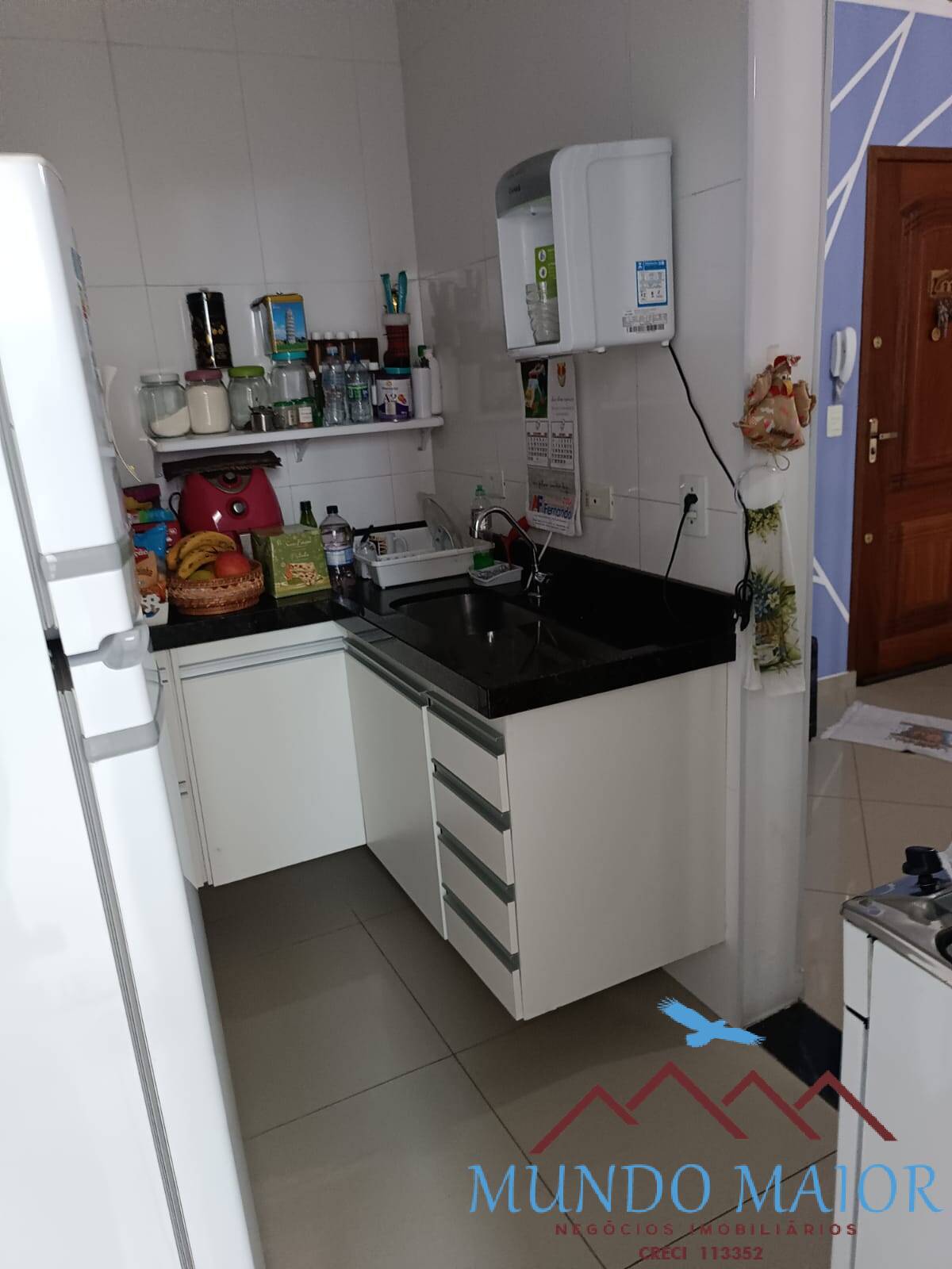 Apartamento à venda com 2 quartos, 70m² - Foto 2