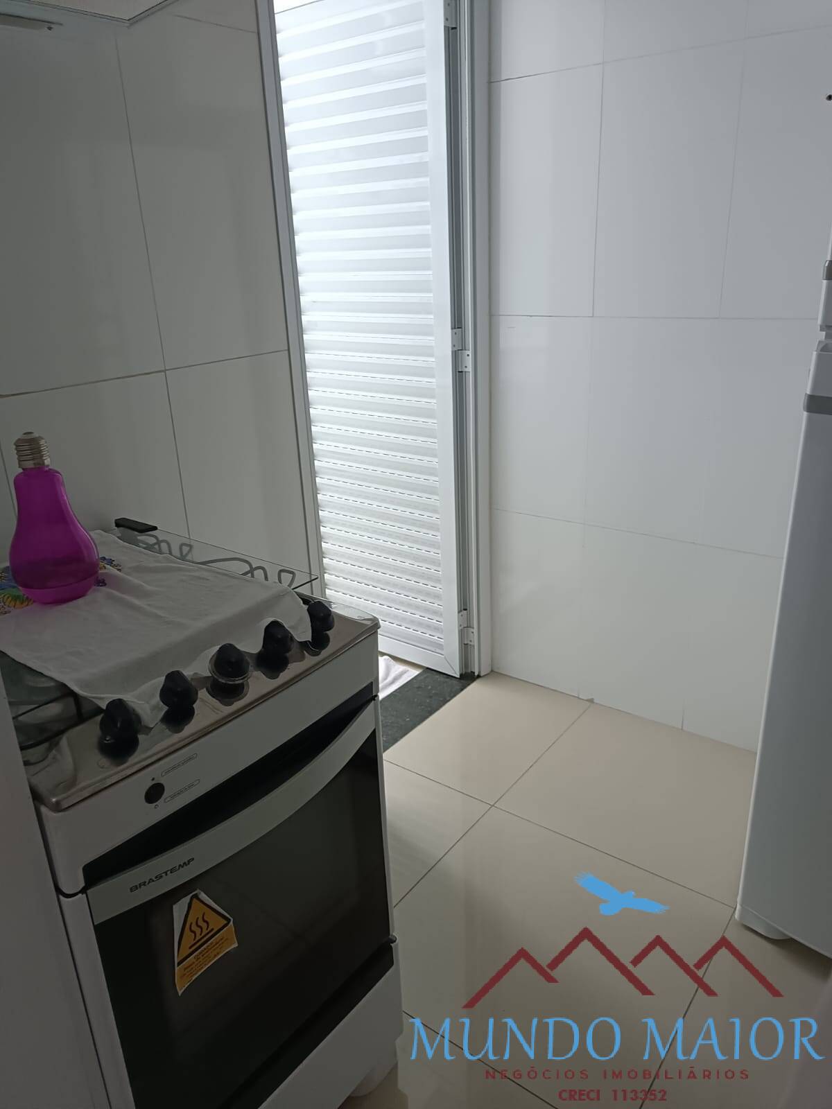 Apartamento à venda com 2 quartos, 70m² - Foto 3