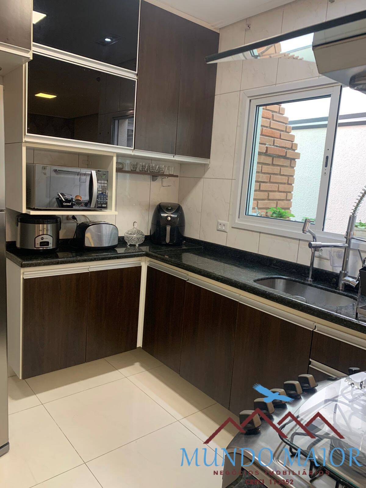 Apartamento à venda com 3 quartos, 138m² - Foto 2